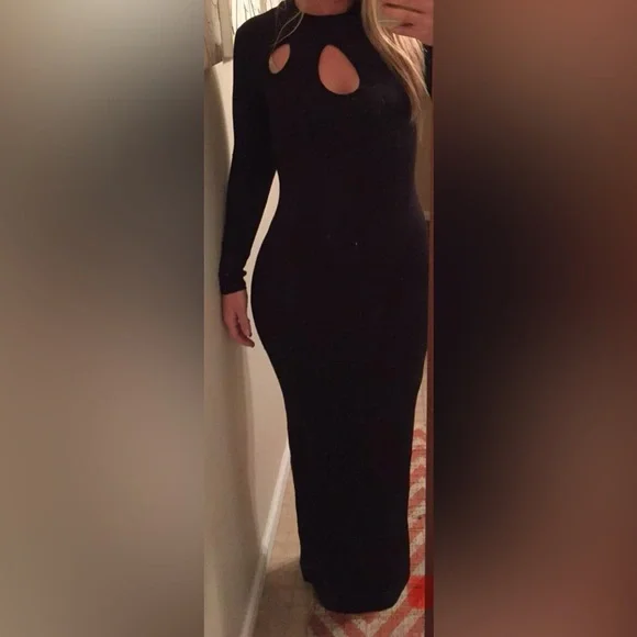 Fleece lined Black Evening Gown- medium - Picture 3 of 3